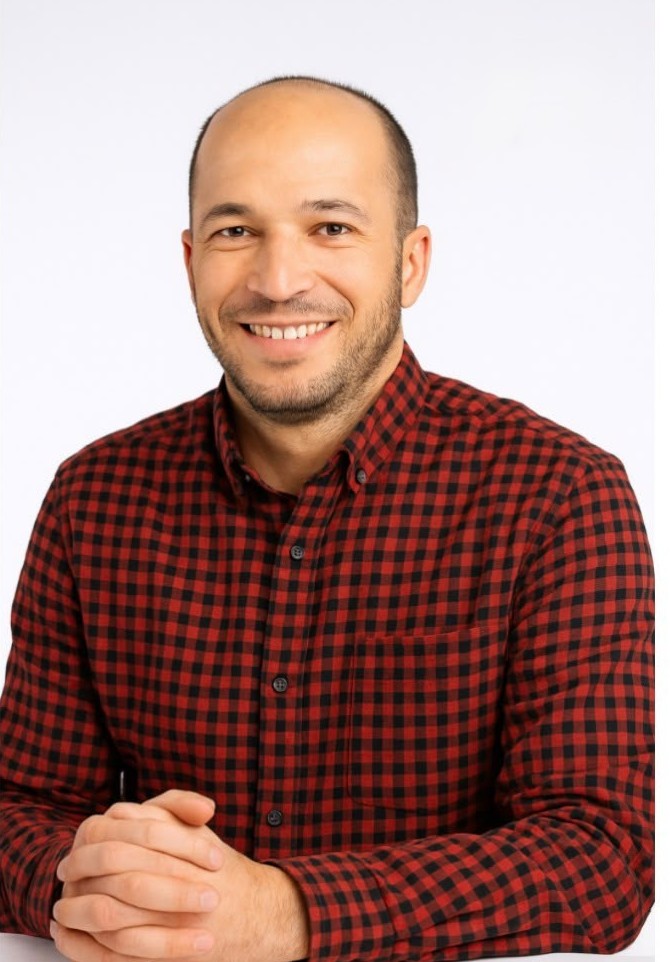 Book a home visit appointment with the best doctor Dr .Emad hamdy